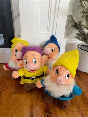 Classic disney snowwhite dwarfs Yellow, Blue, Purple, Red Hats